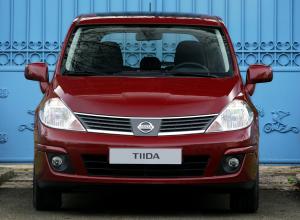 Nissan Tiida Hatchback 2004 года